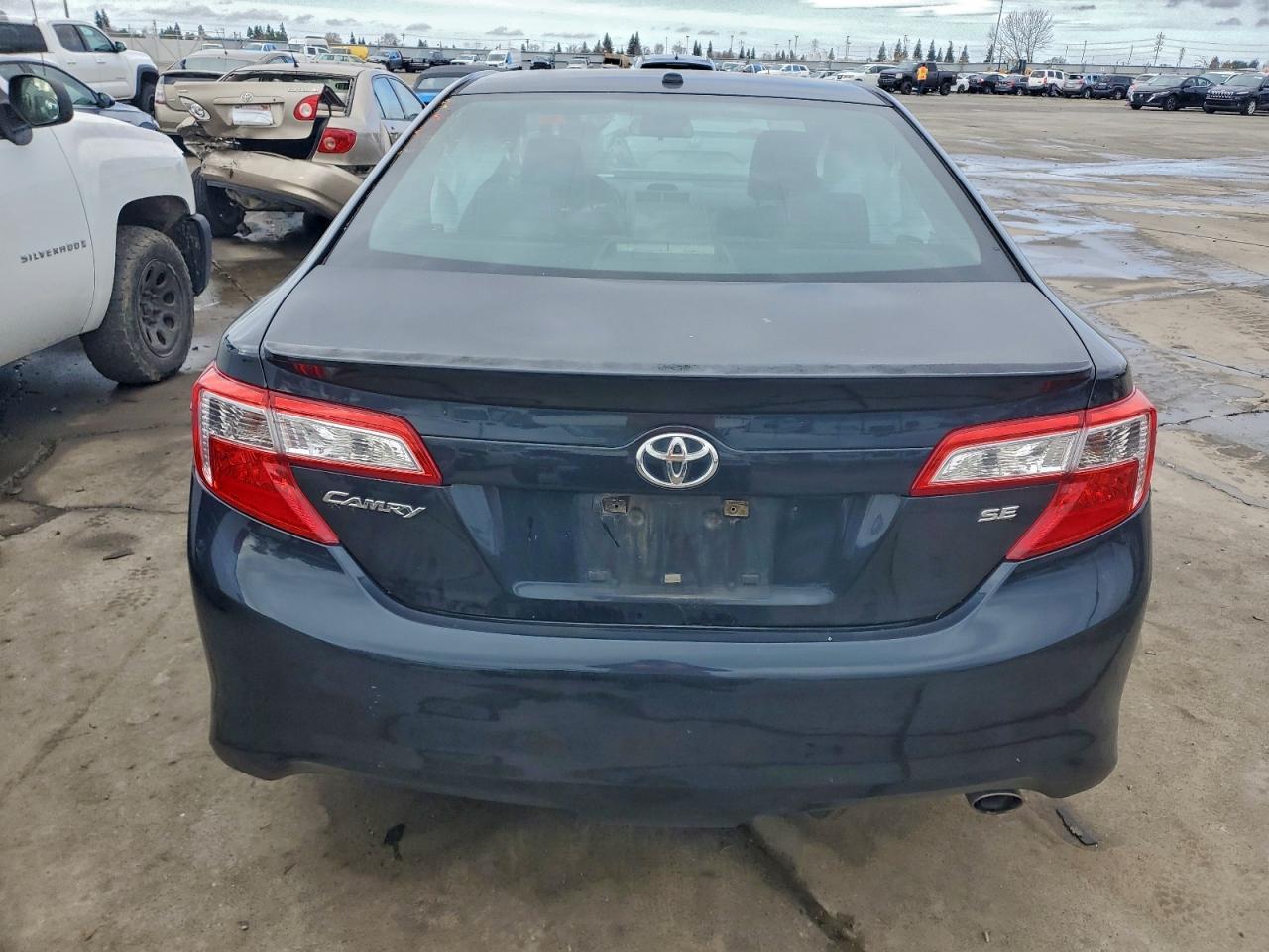 2014 TOYOTA CAMRY