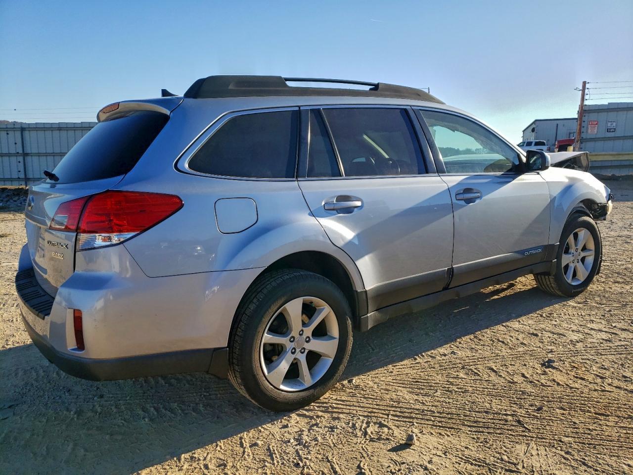 2014 SUBARU Outback