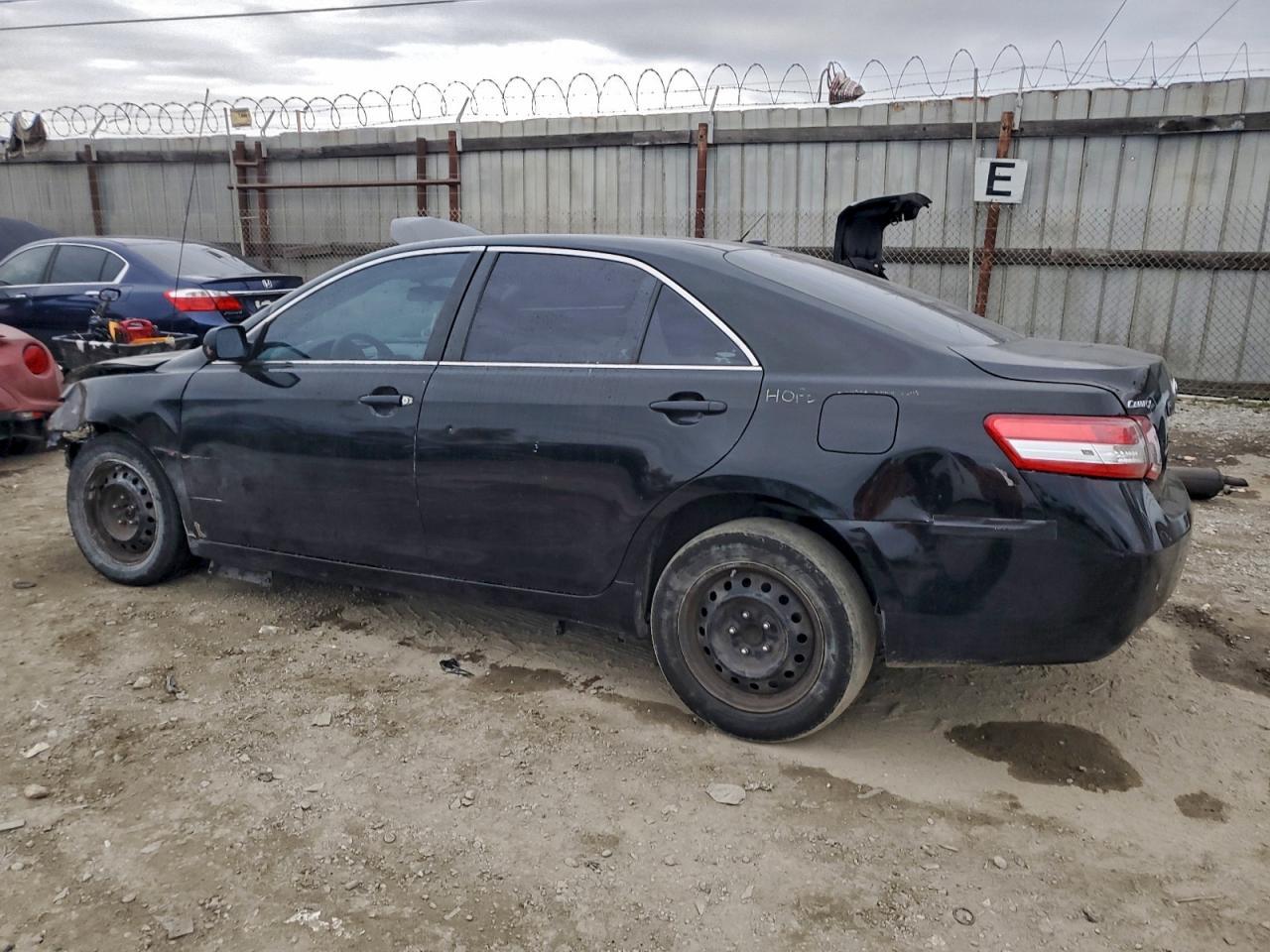 2011 TOYOTA CAMRY