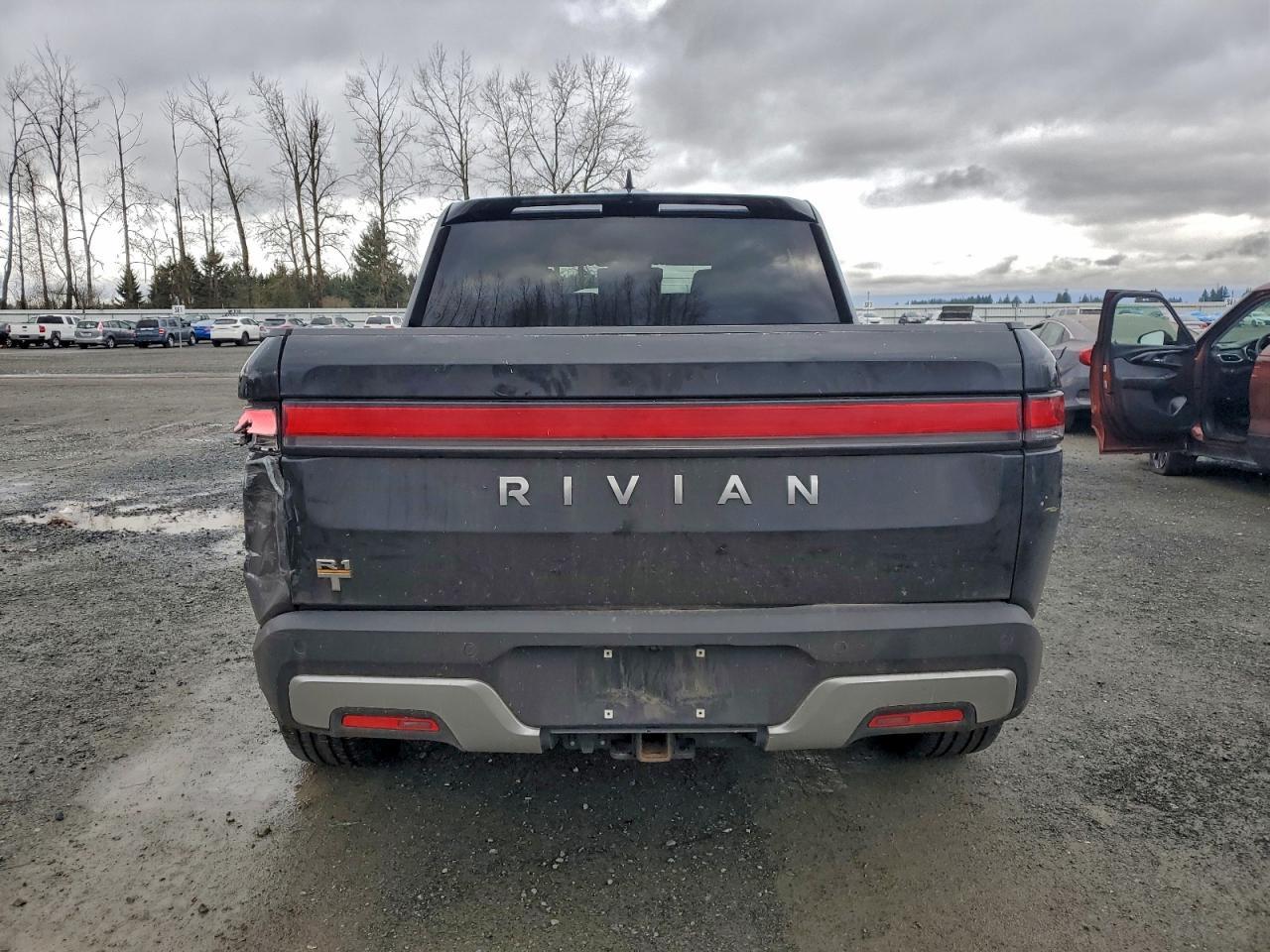 2022 RIVIAN R1t