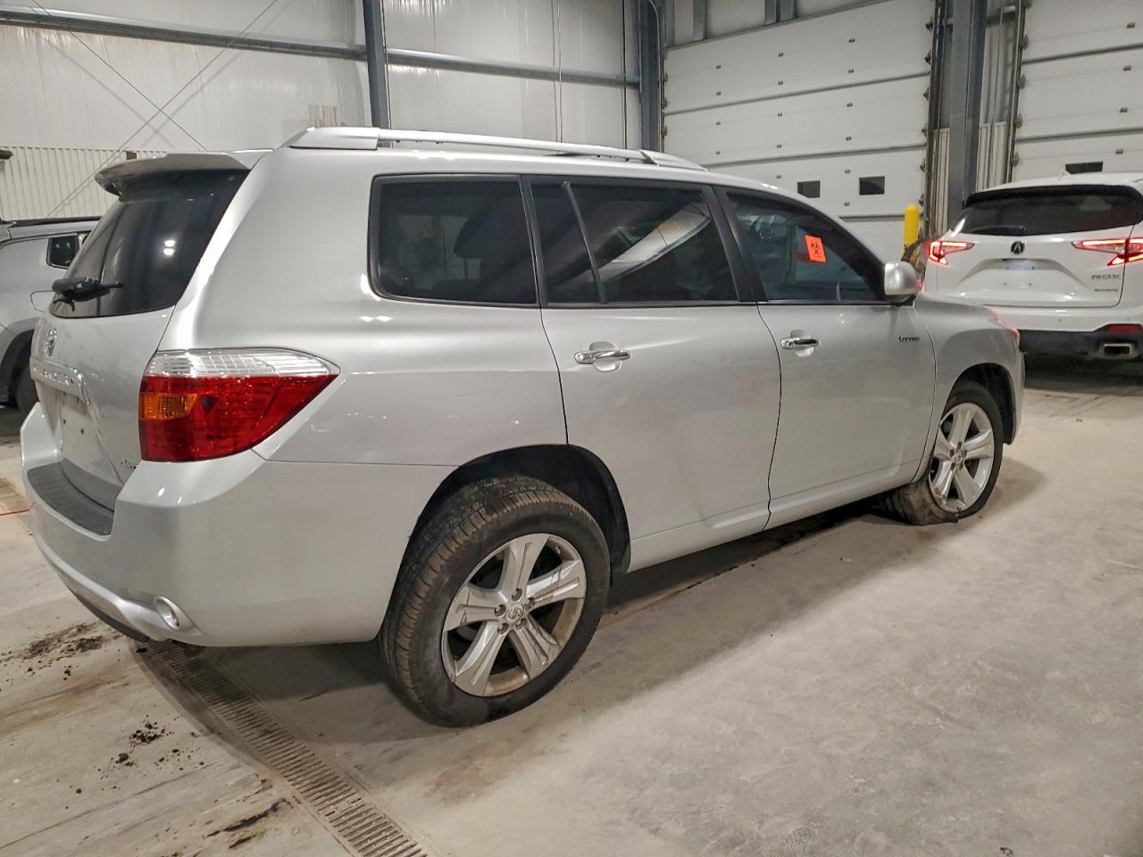 2010 TOYOTA HIGHLANDER