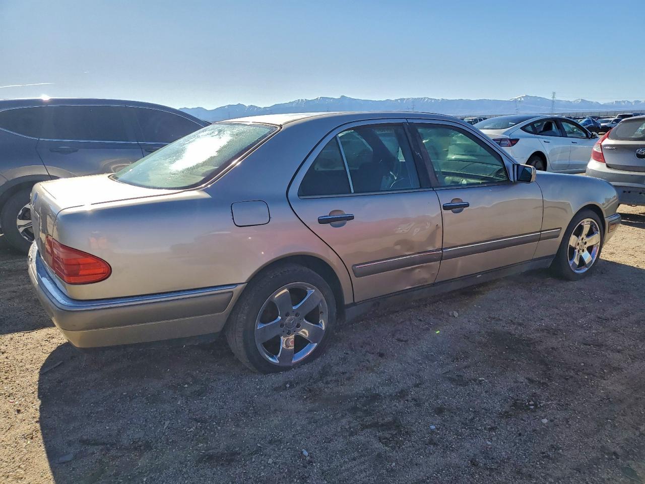 1996 MERCEDES-BENZ E-Class