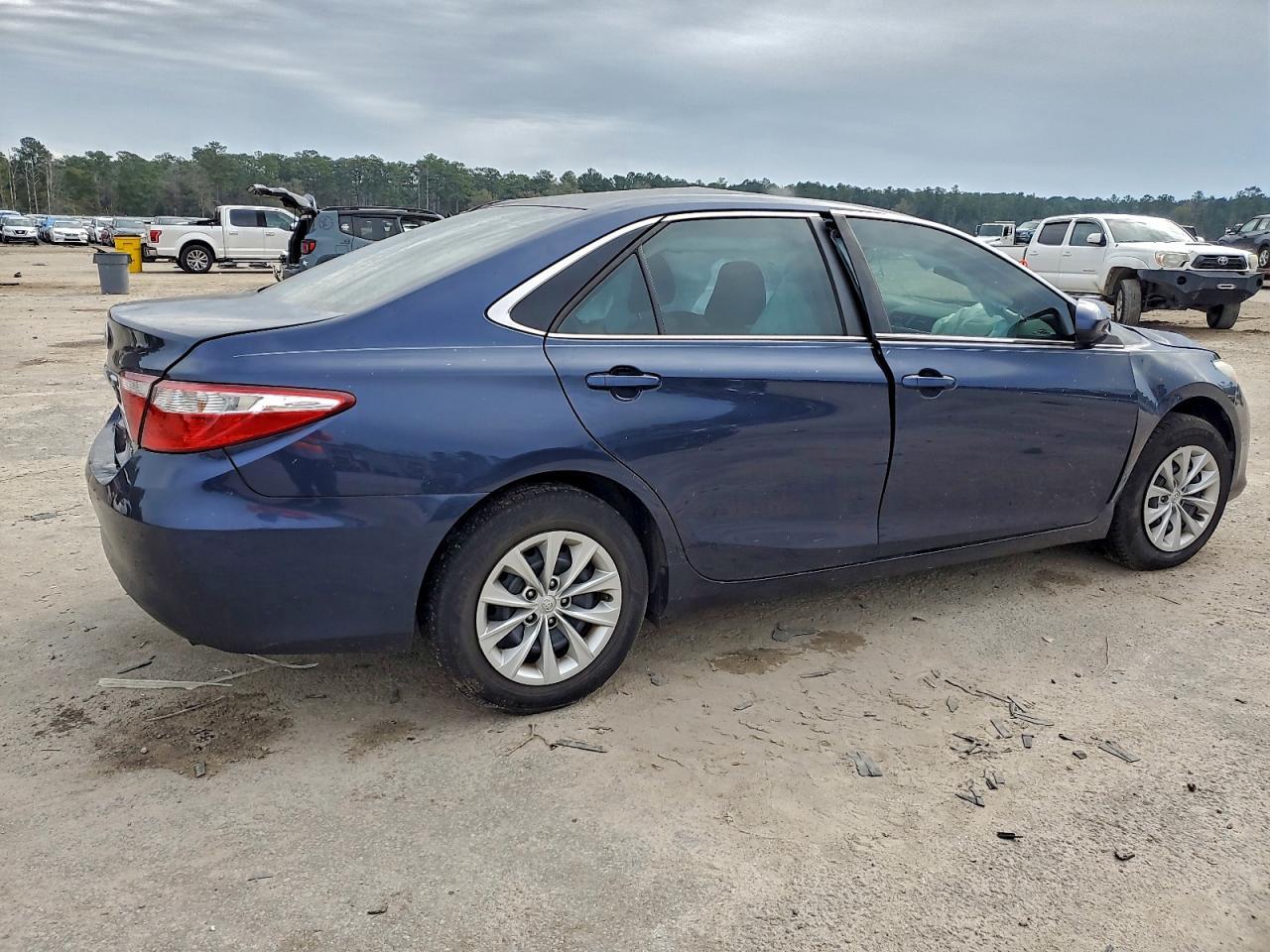 2015 TOYOTA CAMRY