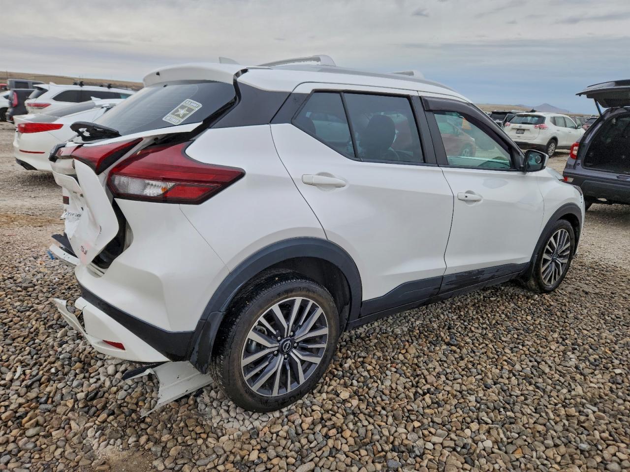 2023 NISSAN KICKS