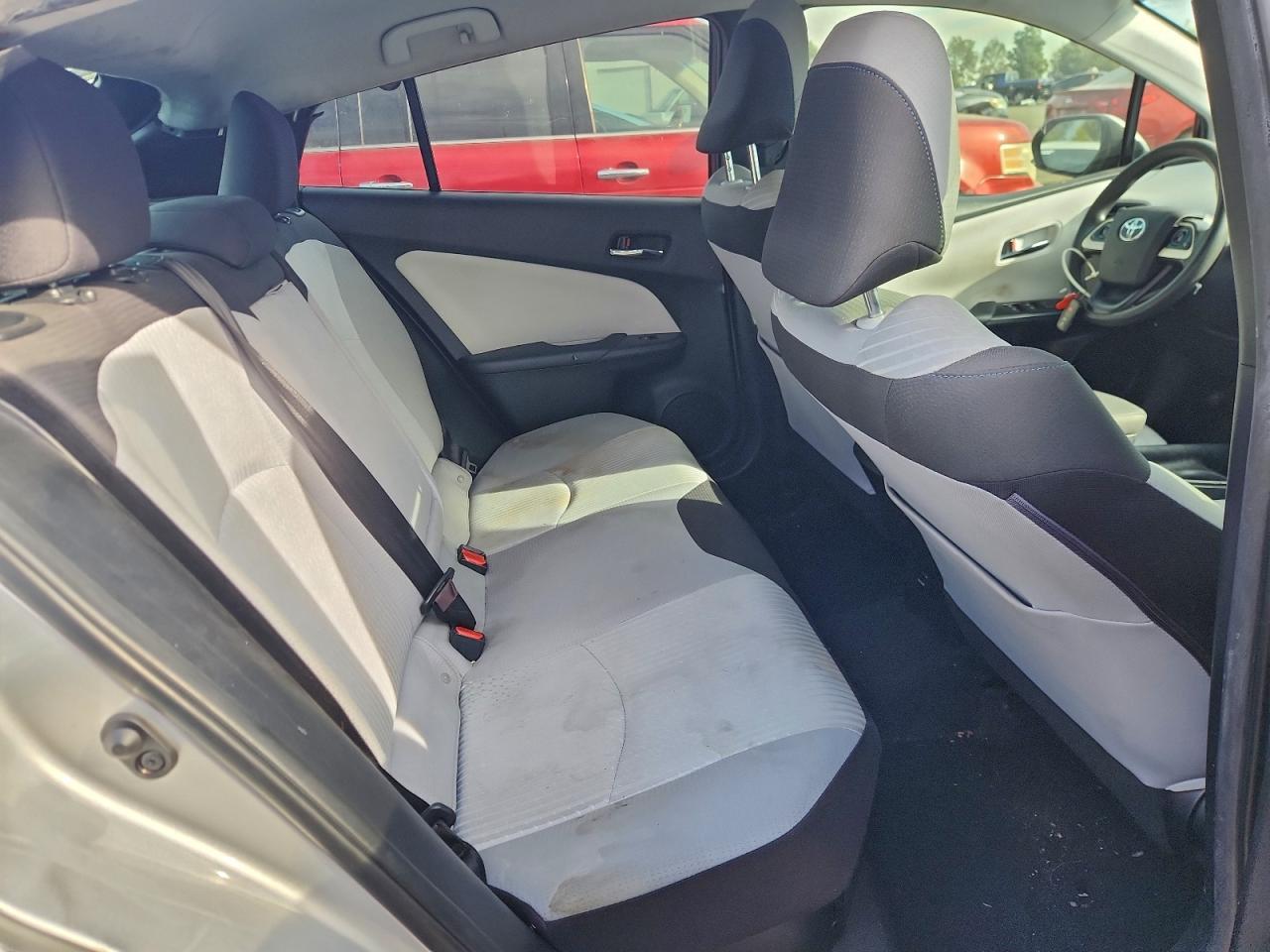 2016 TOYOTA PRIUS