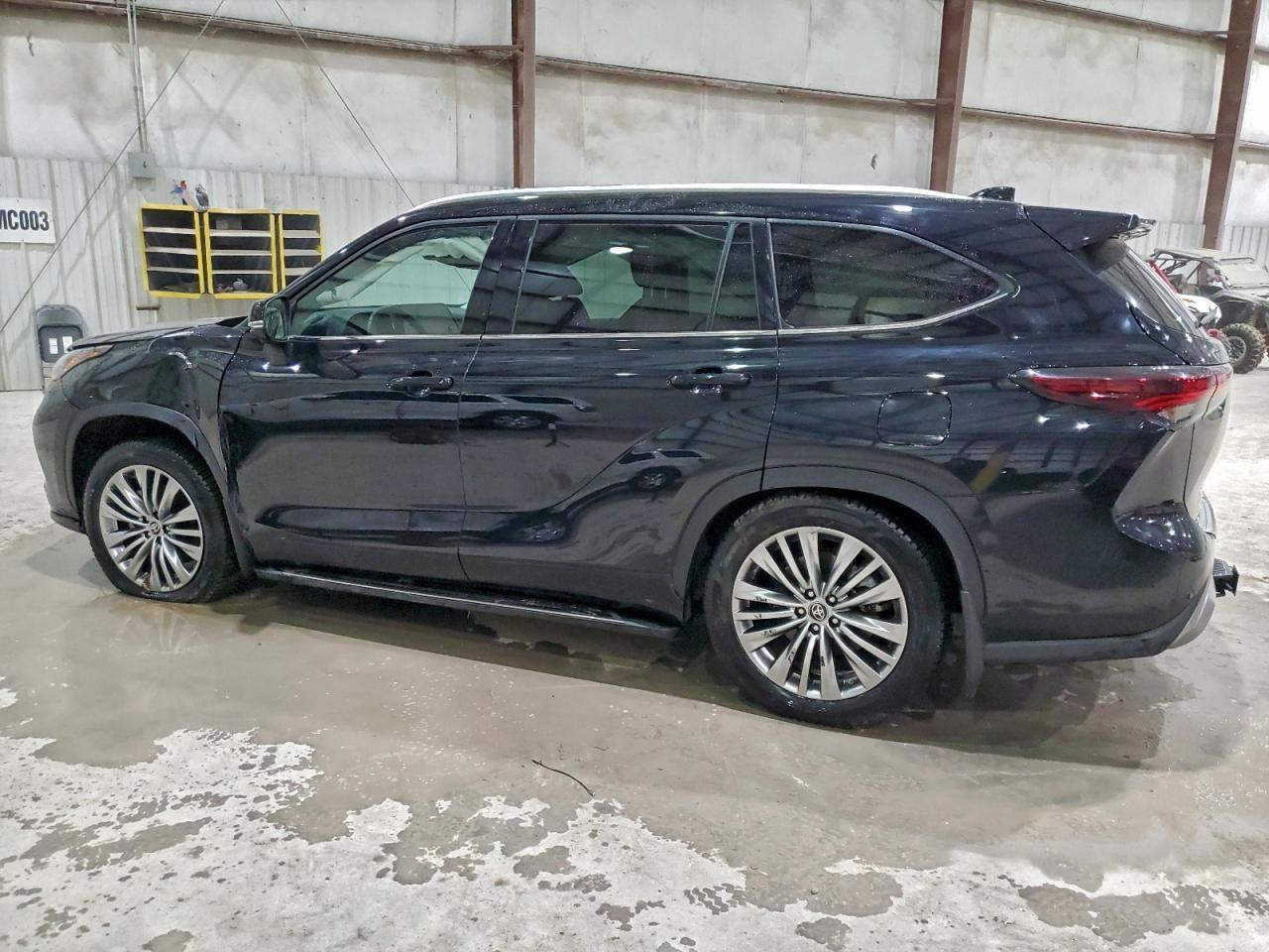 2024 TOYOTA HIGHLANDER