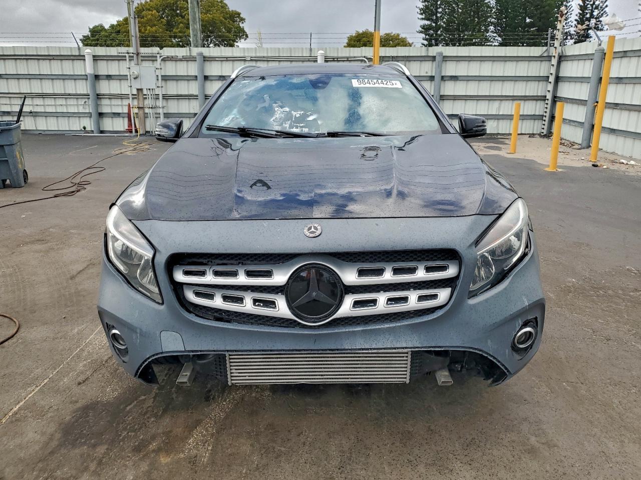2018 MERCEDES-BENZ GLA-Class