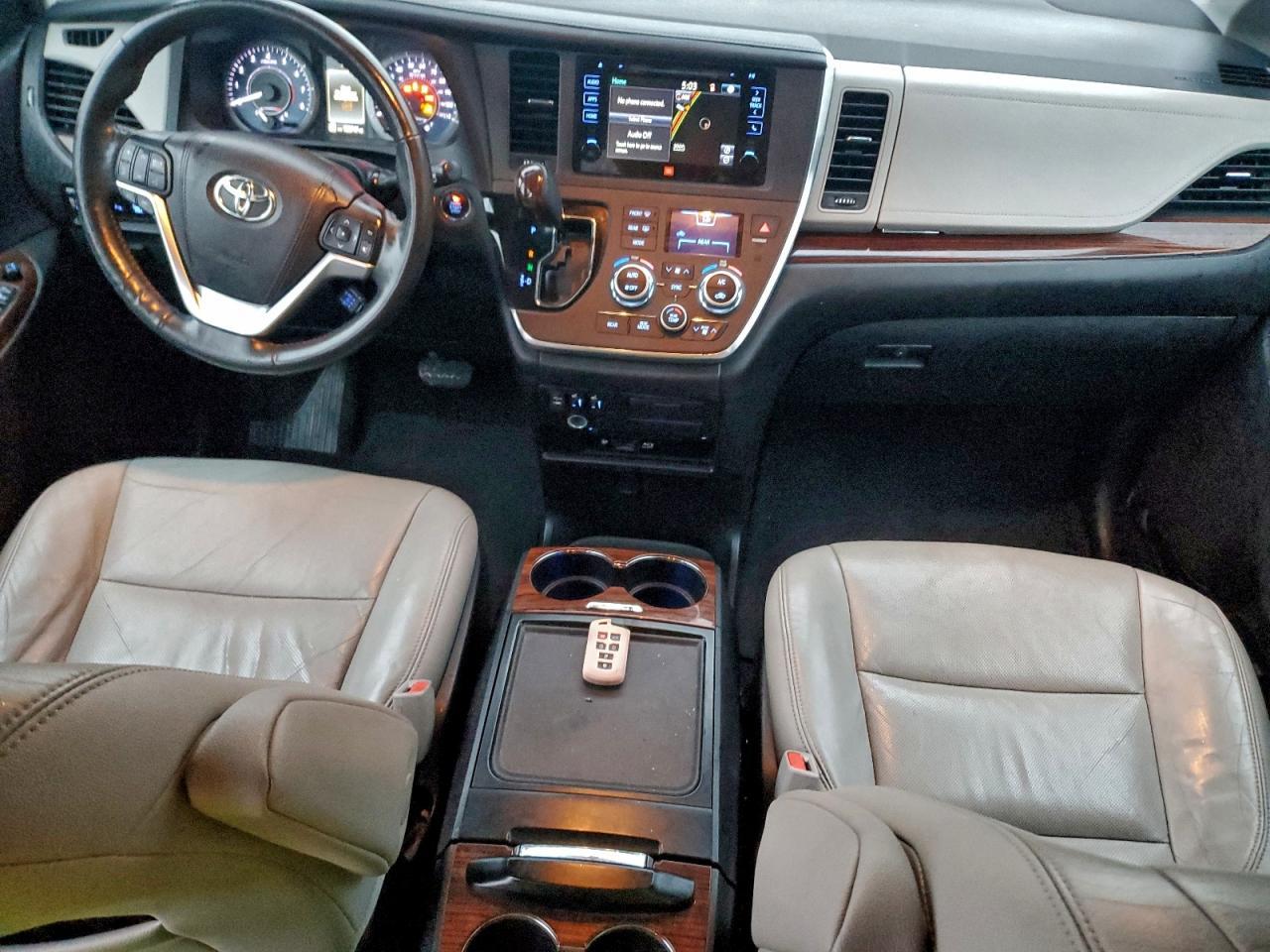 2015 TOYOTA SIENNA