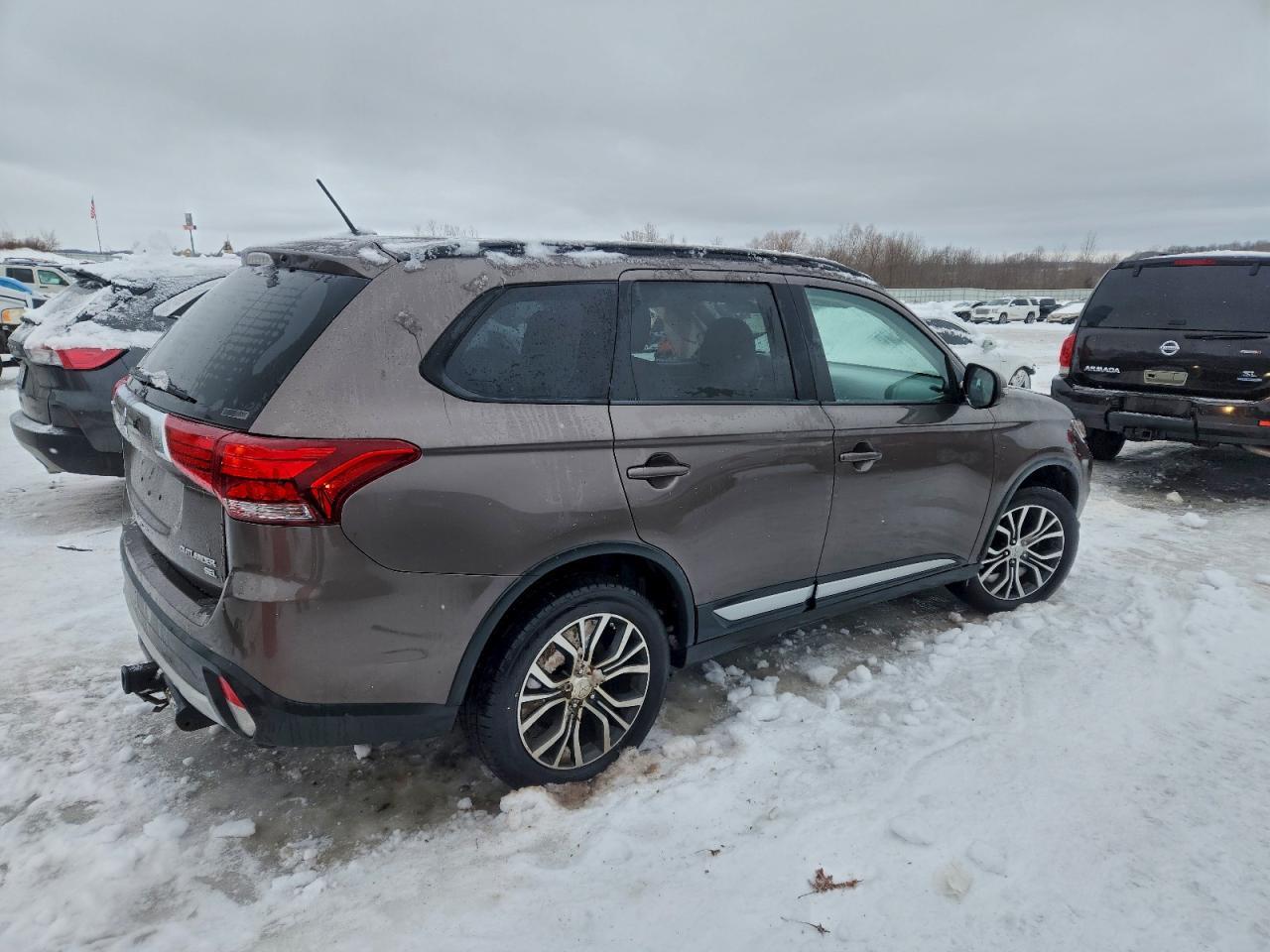 2016 MITSUBISHI outlander