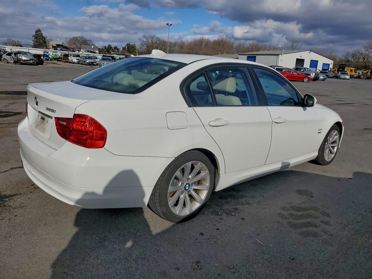 2011 BMW 3 SERIES