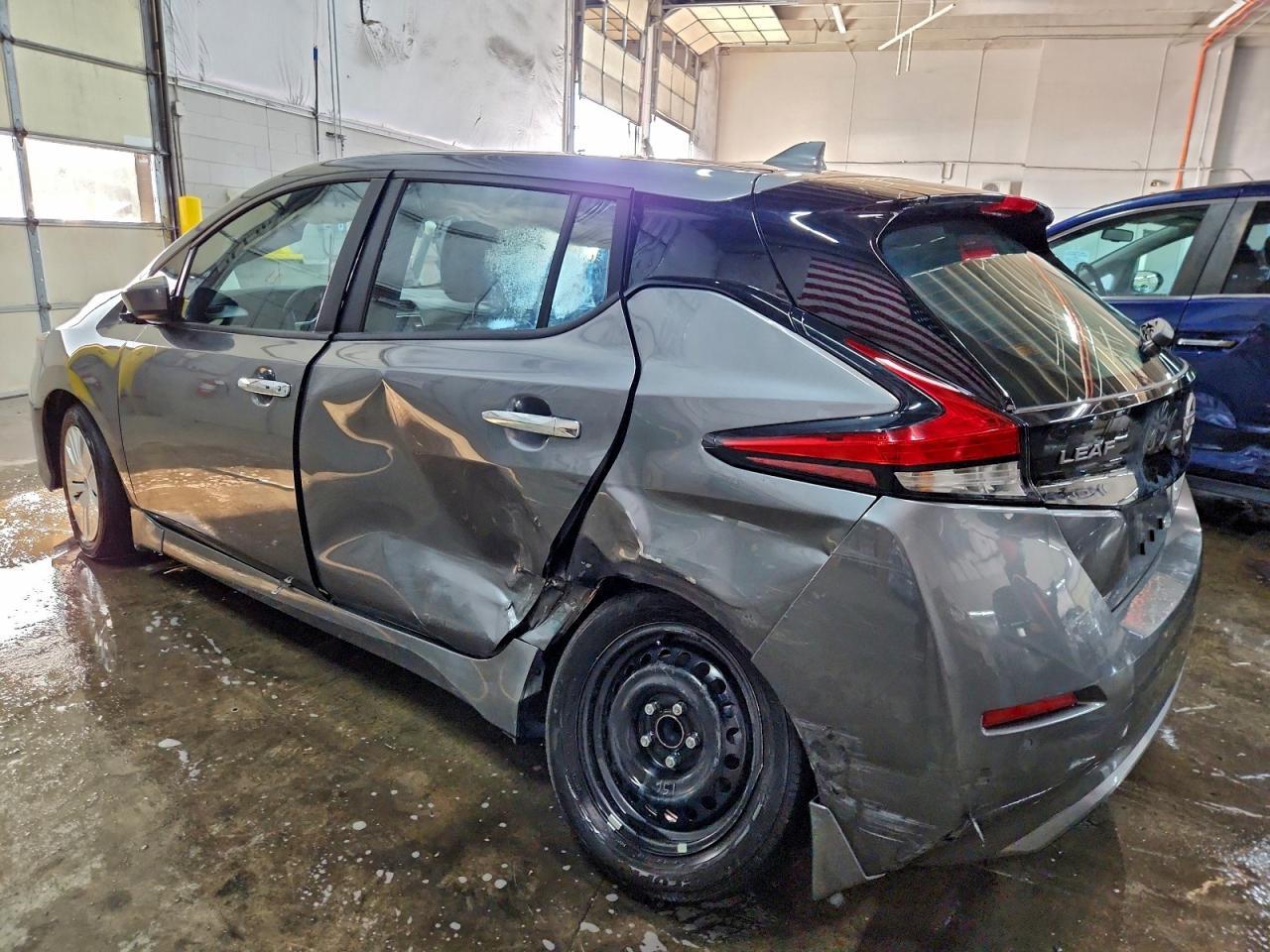 2025 NISSAN LEAF