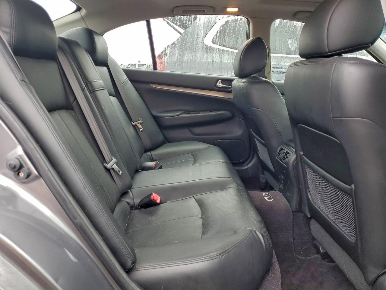 2010 INFINITI G37