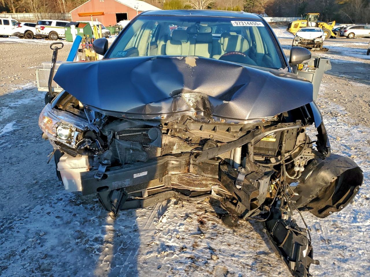 2011 TOYOTA Avalon