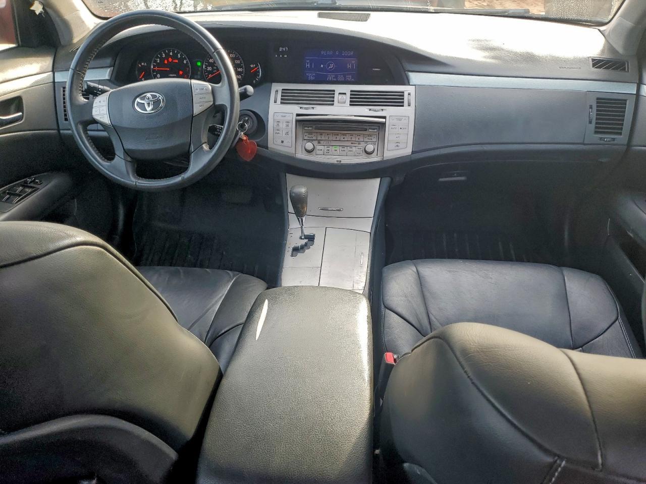 2005 TOYOTA Avalon