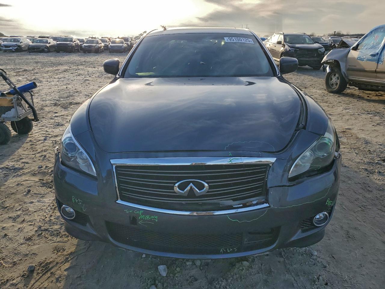 2011 INFINITI M37