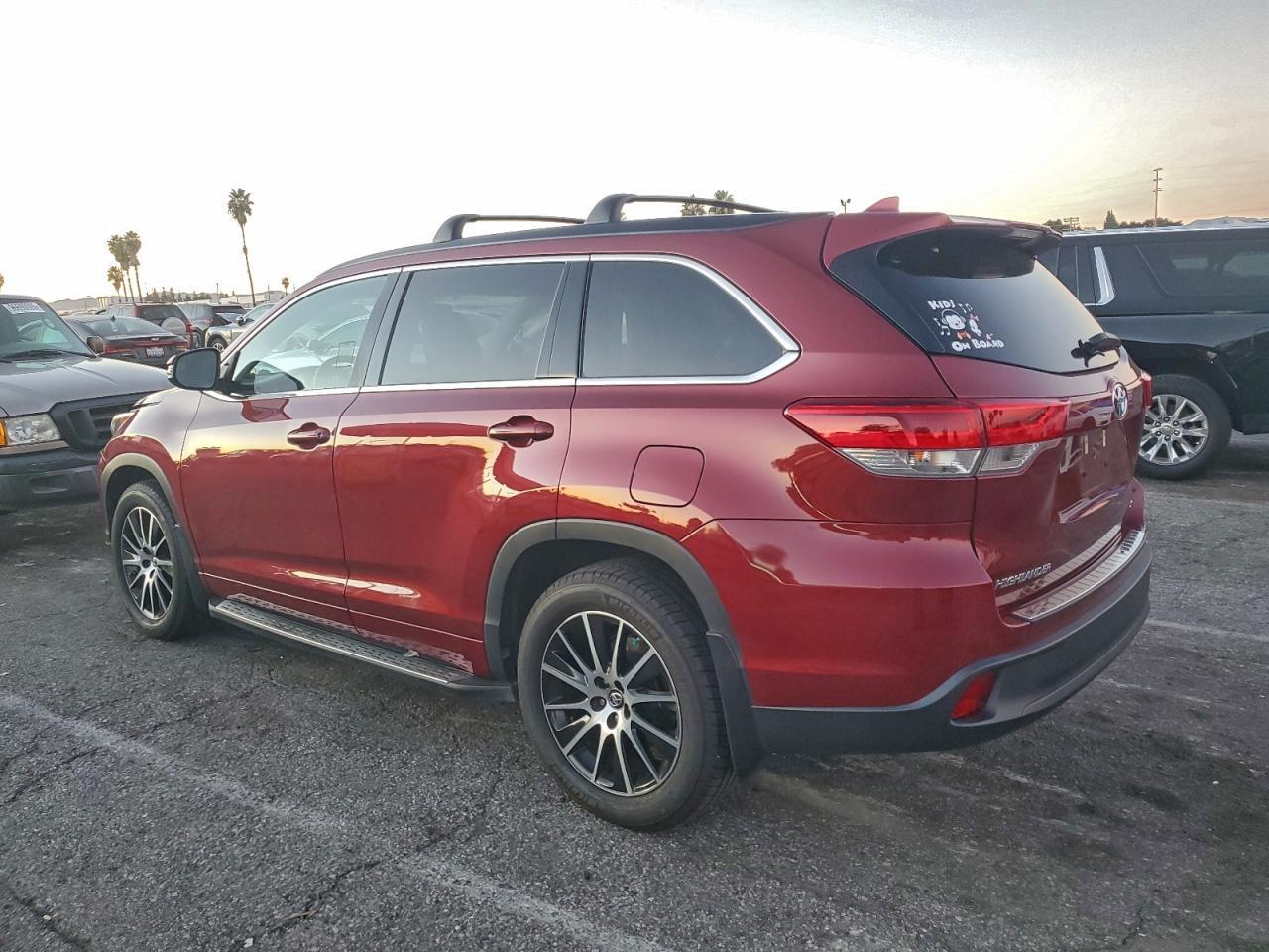 2018 TOYOTA HIGHLANDER
