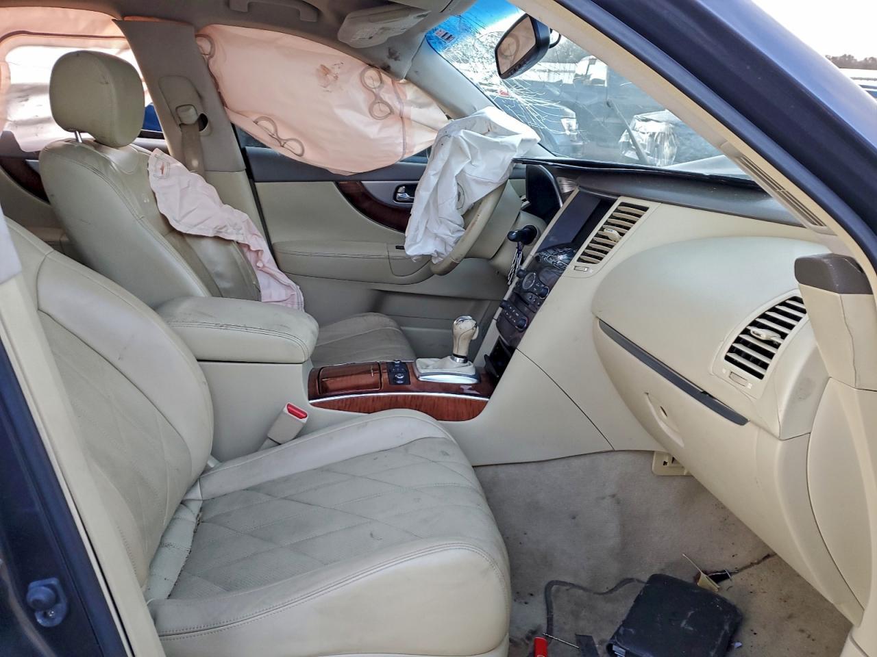 2011 INFINITI FX35