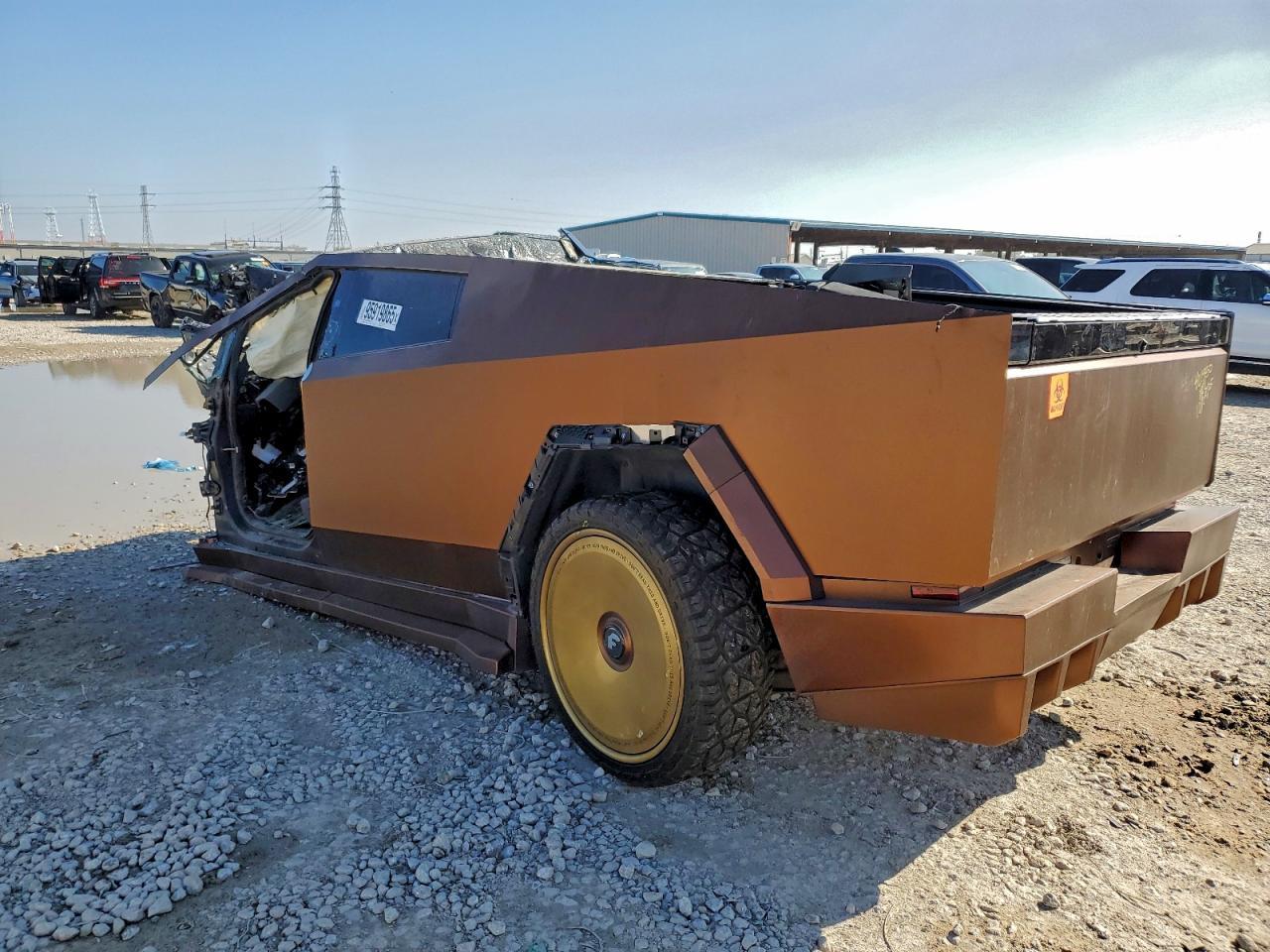 2024 TESLA Cybertruck