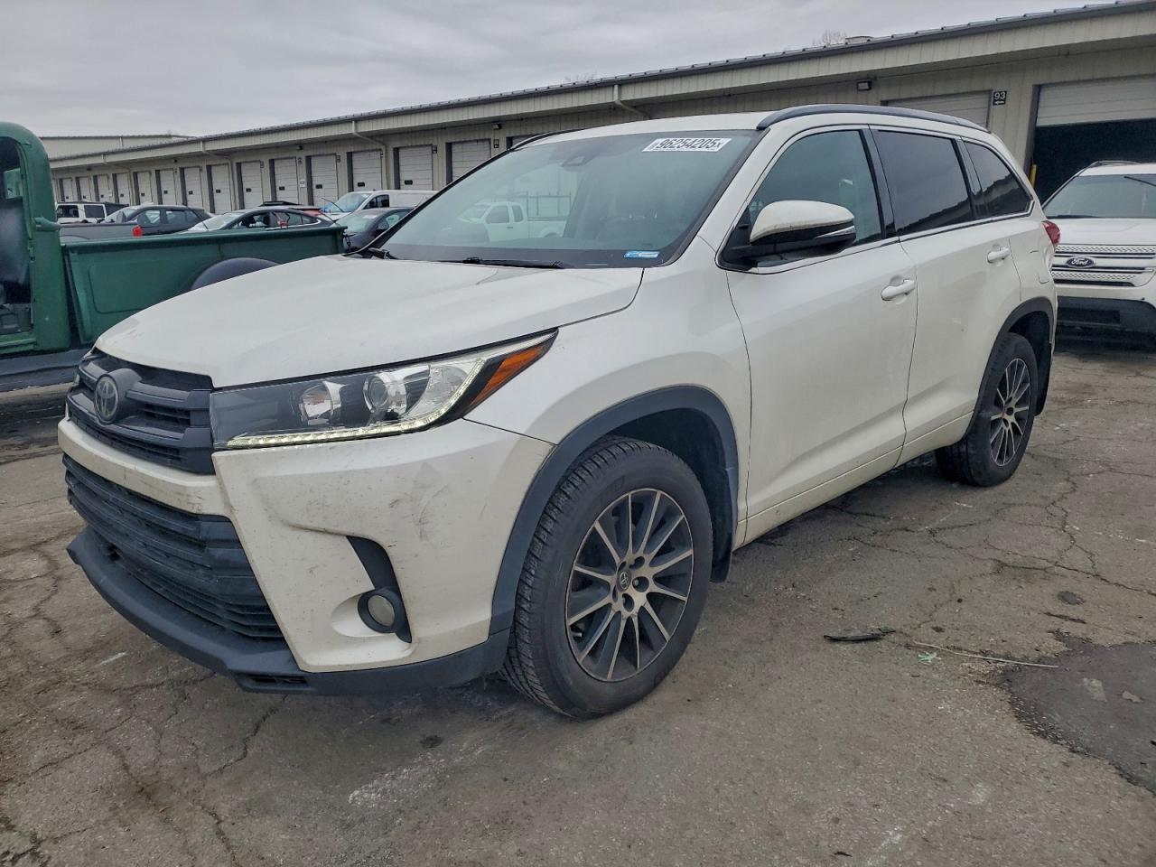 2017 TOYOTA HIGHLANDER