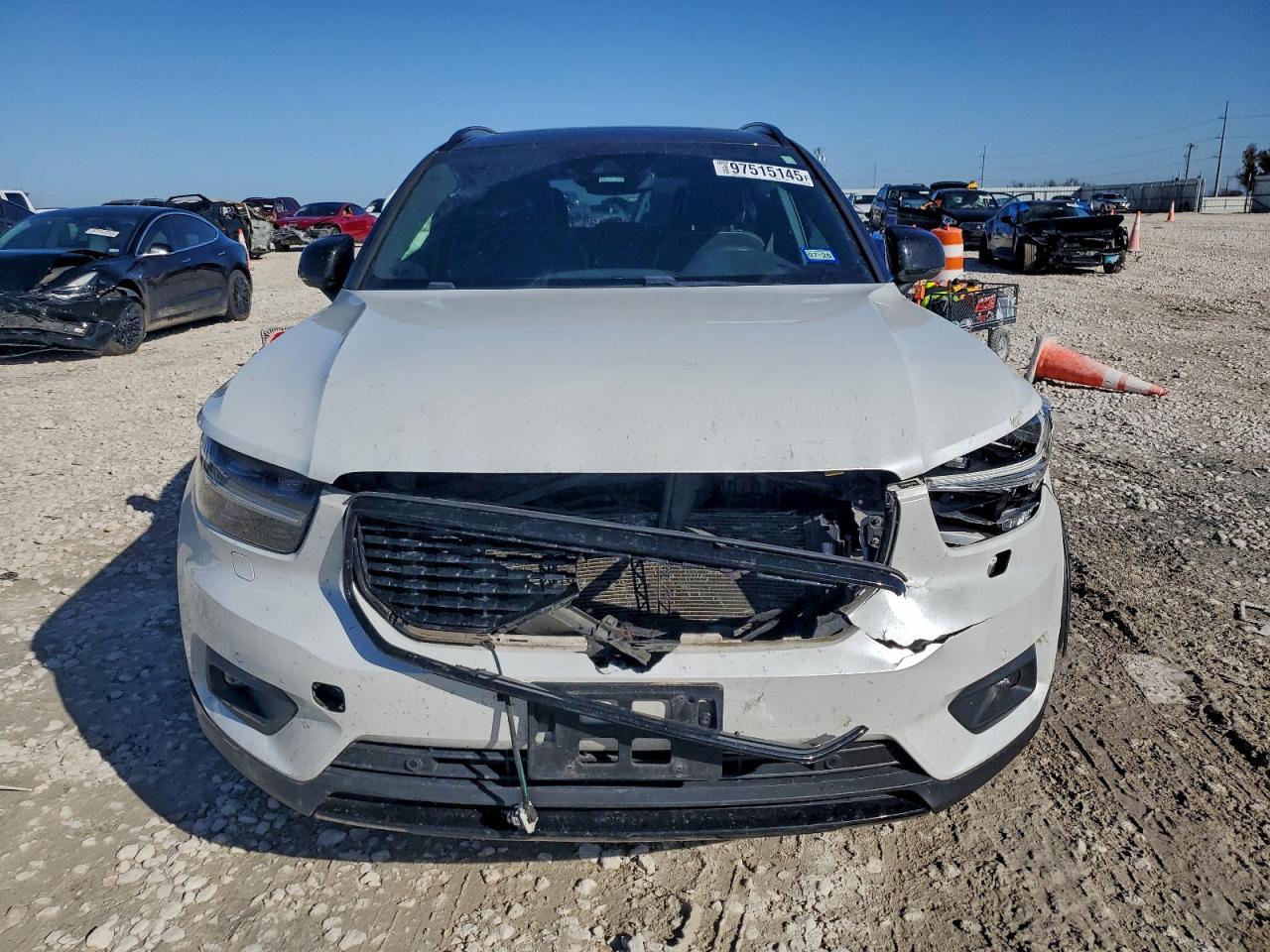 2019 VOLVO XC40