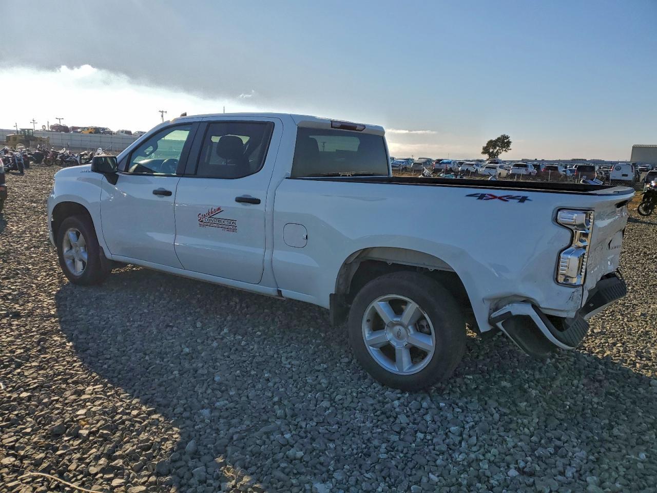 2023 CHEVROLET Silverado