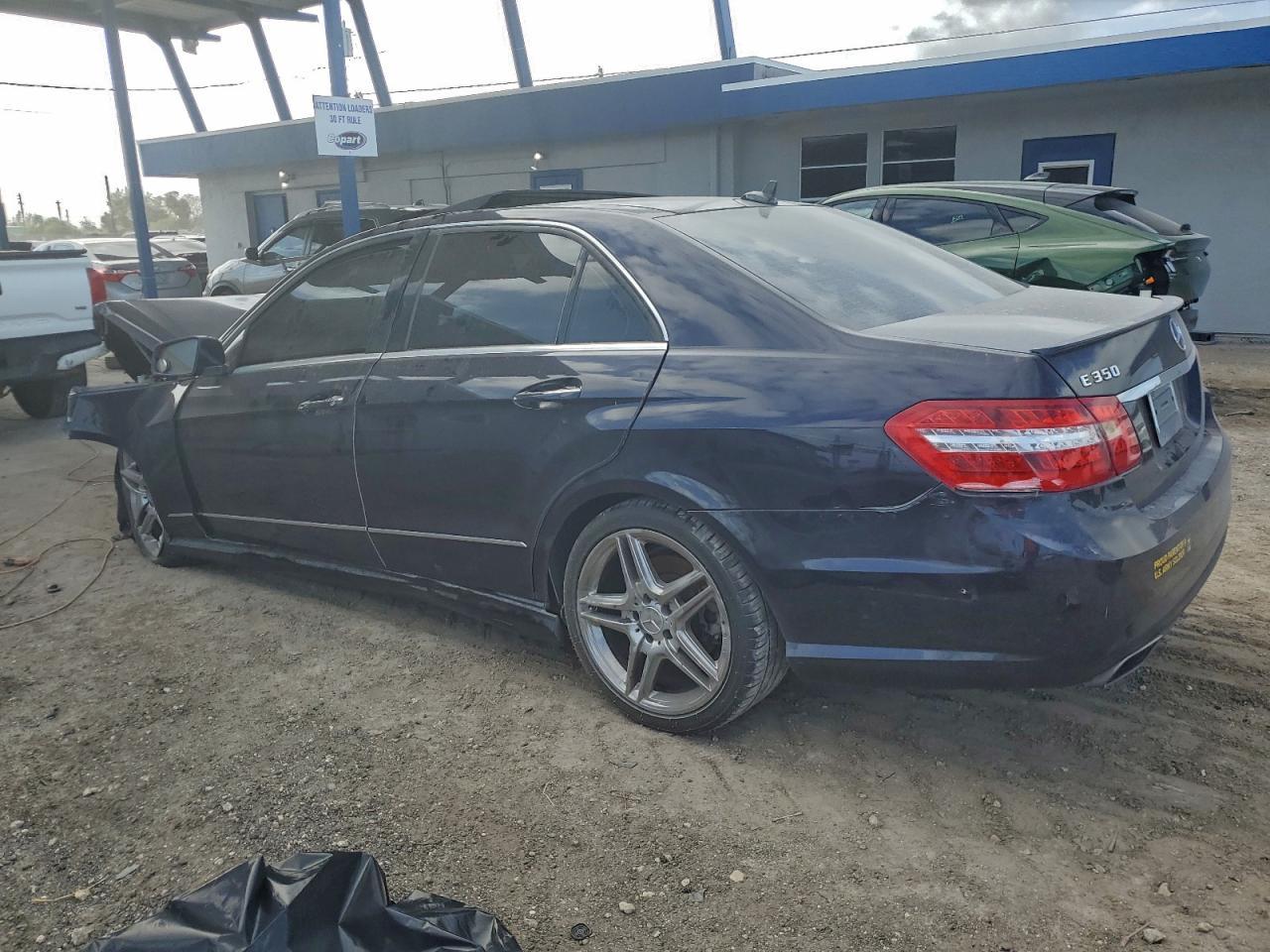 2011 MERCEDES-BENZ E-Class