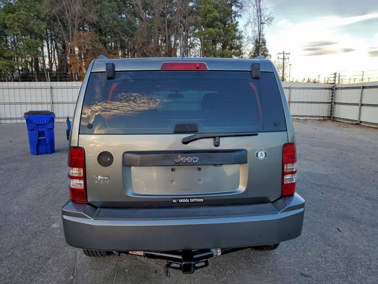 2012 JEEP Liberty