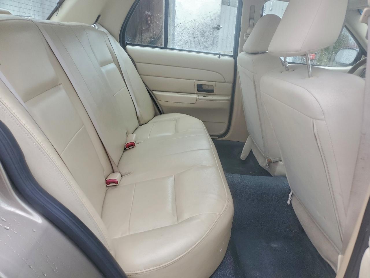 2009 FORD Crown Victoria