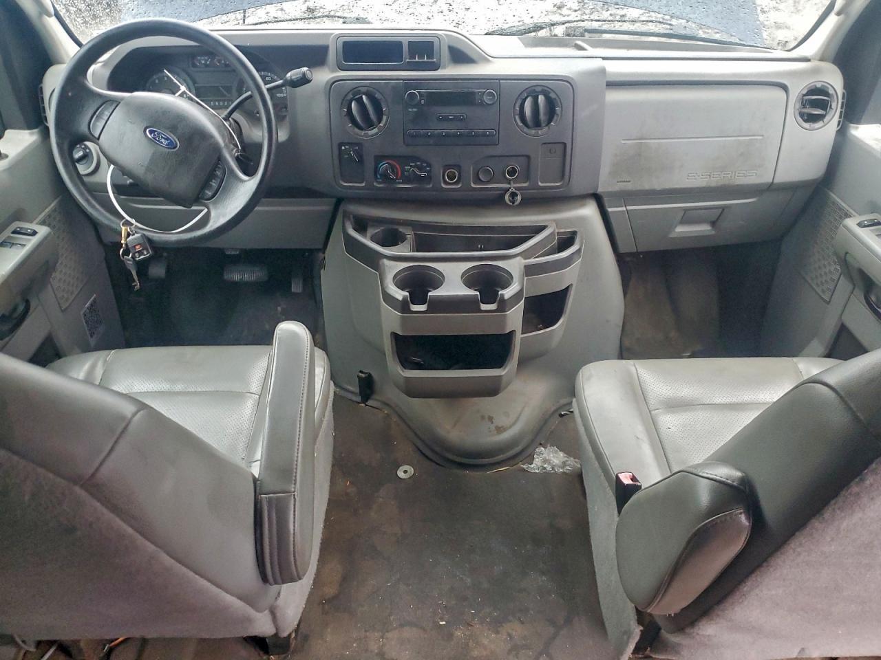 2010 FORD ECONOLINE