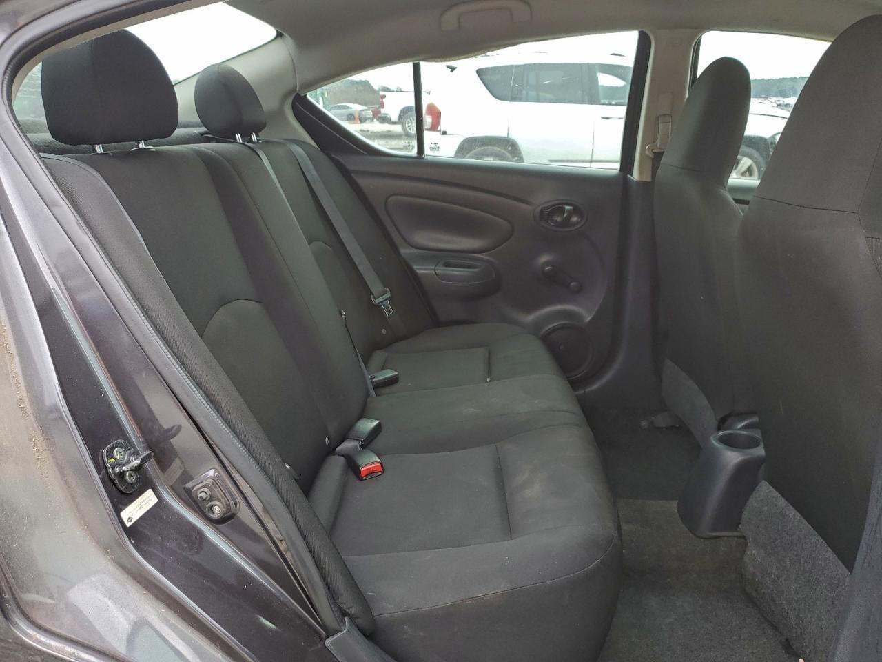 2015 NISSAN VERSA