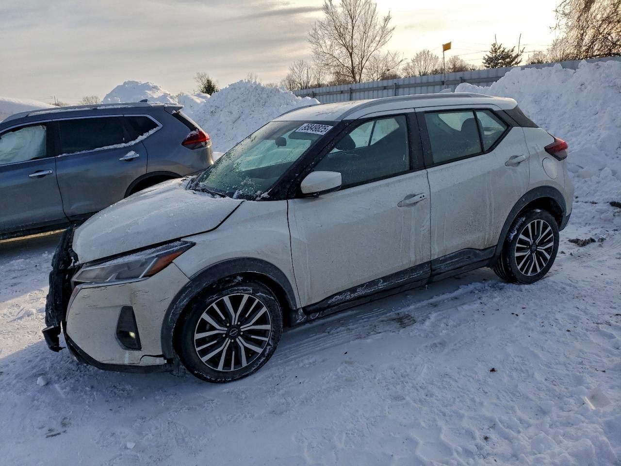2024 NISSAN KICKS