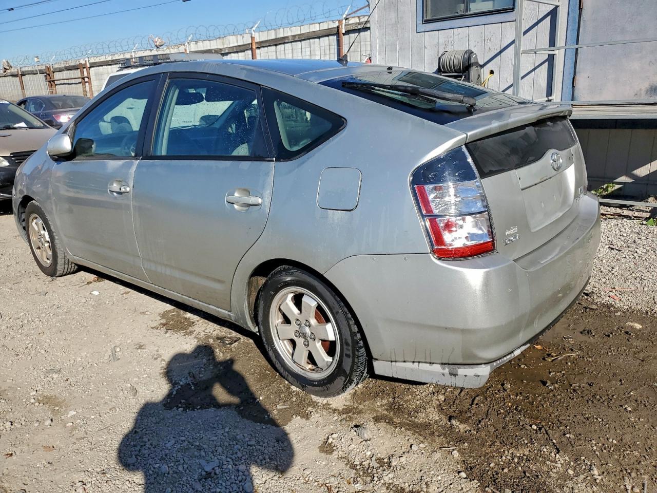 2004 TOYOTA PRIUS