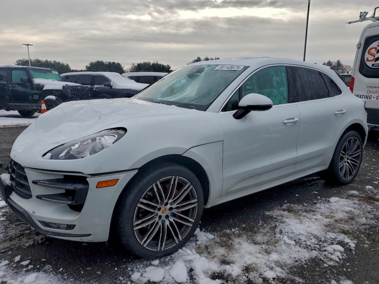 2017 PORSCHE Macan