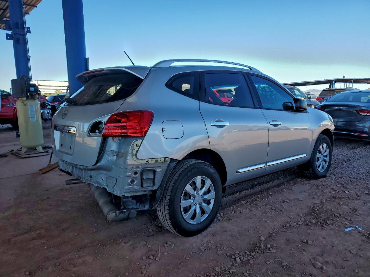 2015 NISSAN ROGUE