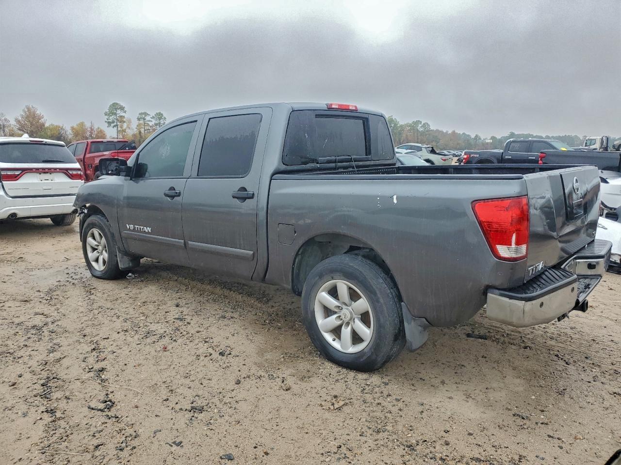 2011 NISSAN Titan