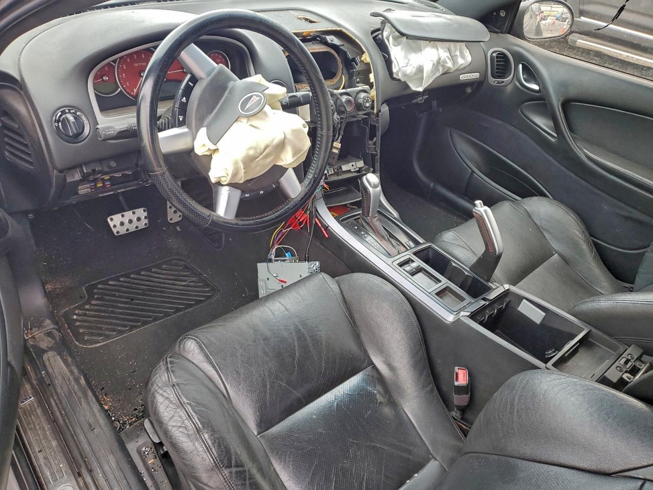 2004 PONTIAC Gto