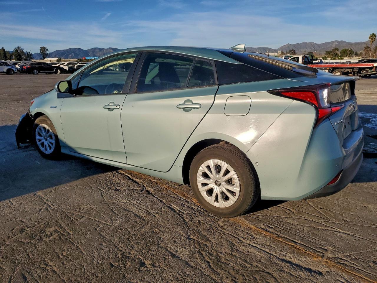 2019 TOYOTA PRIUS