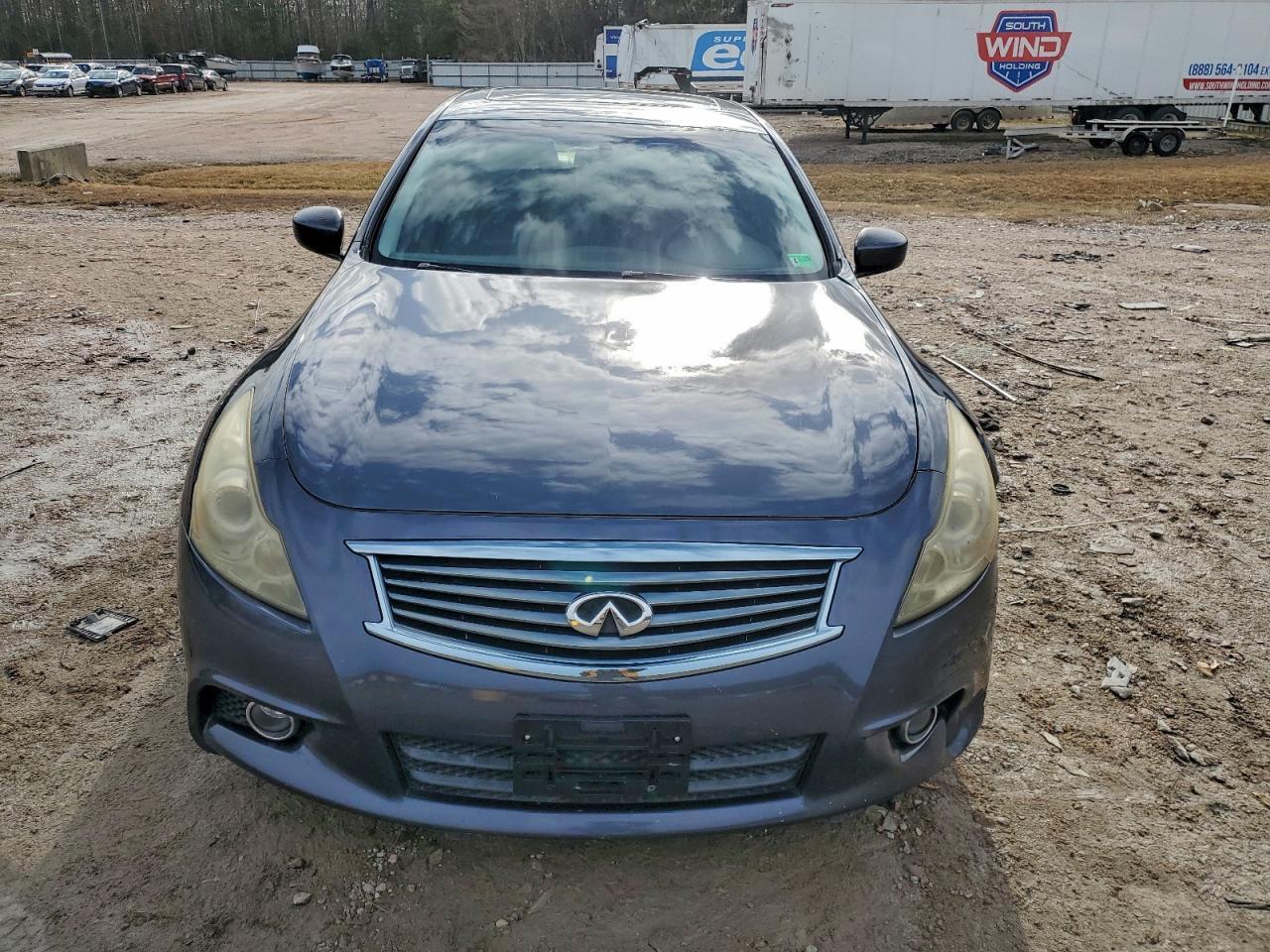 2011 INFINITI G37