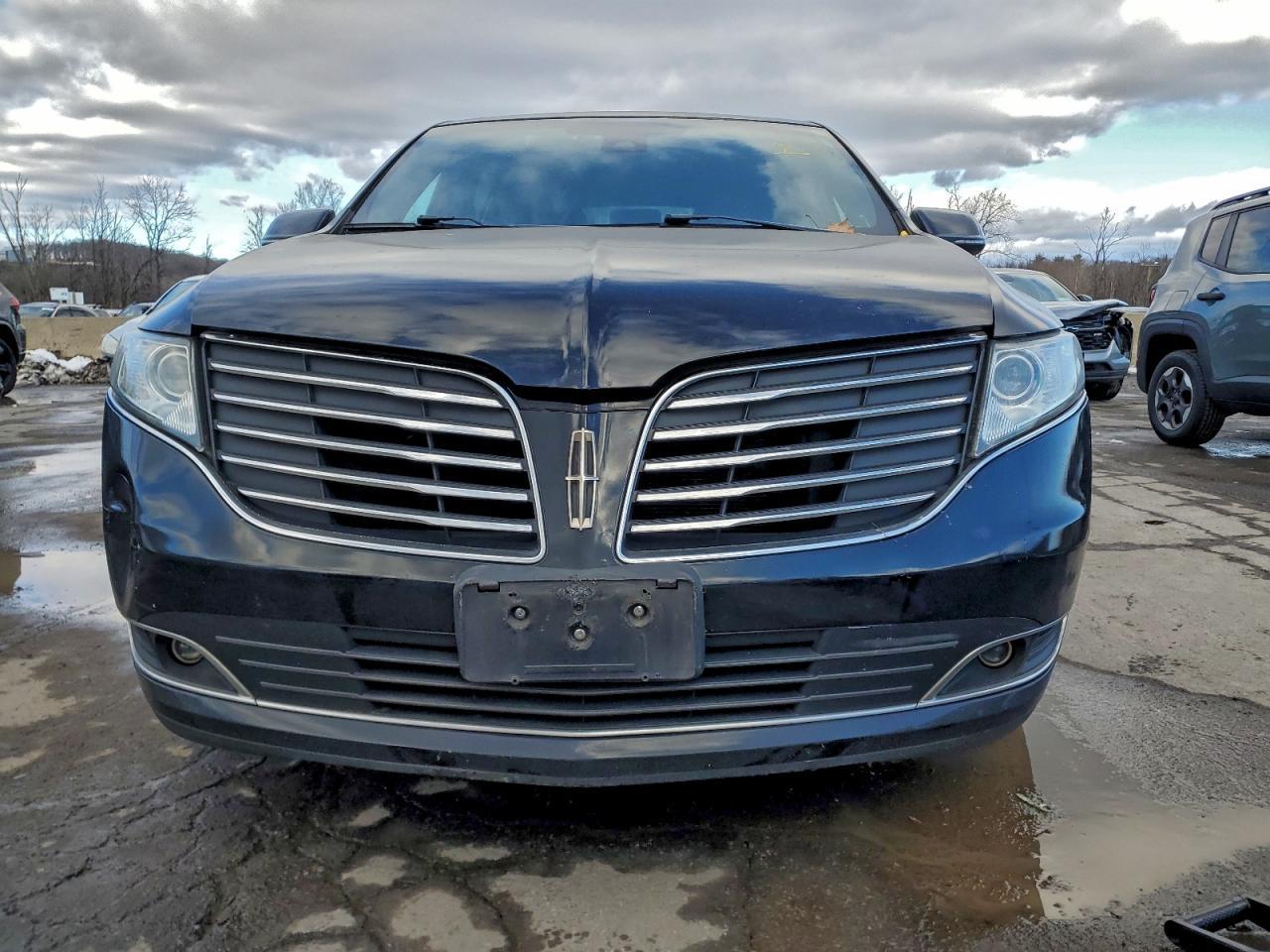 2019 LINCOLN MKT