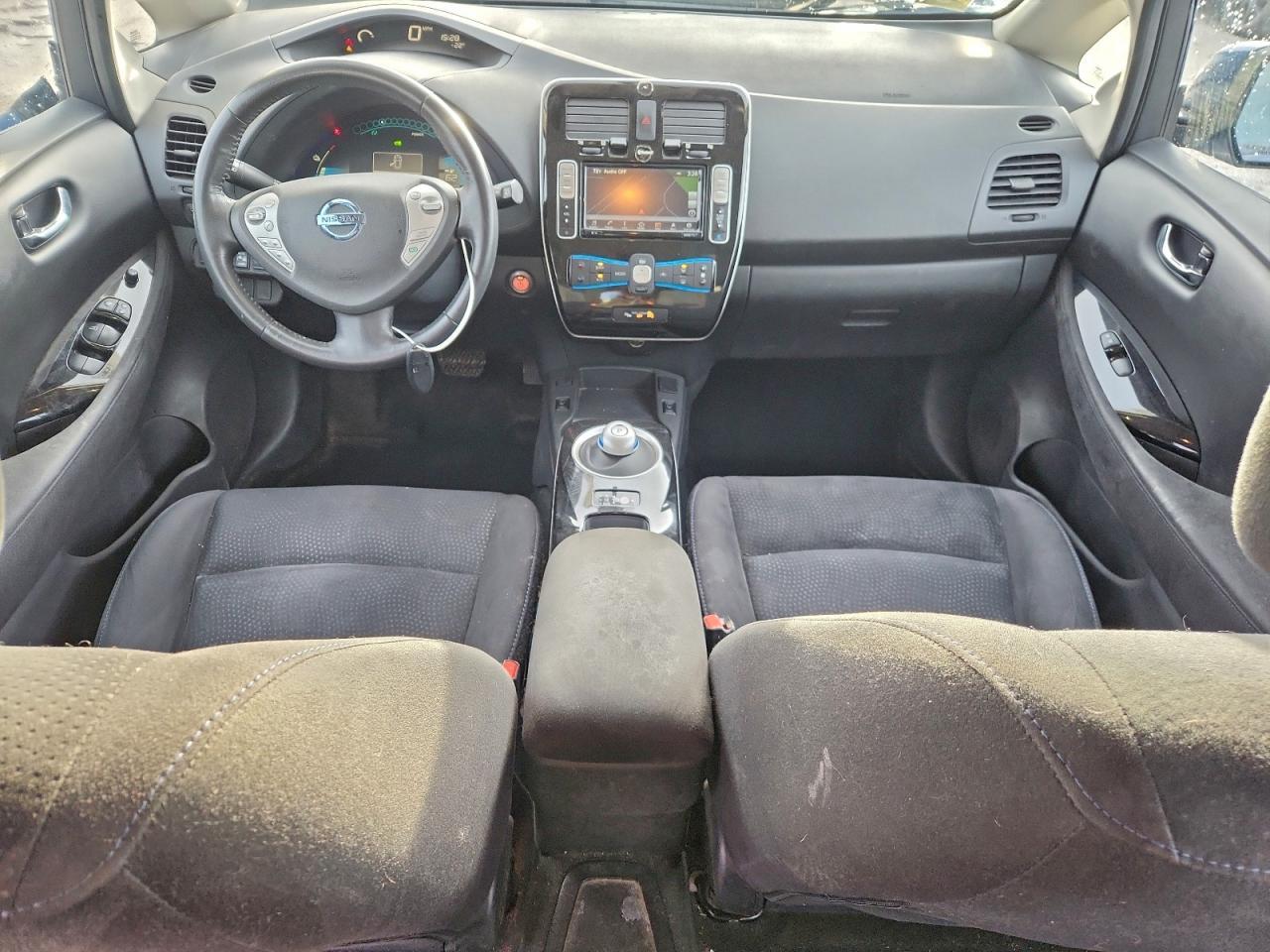 2017 NISSAN LEAF