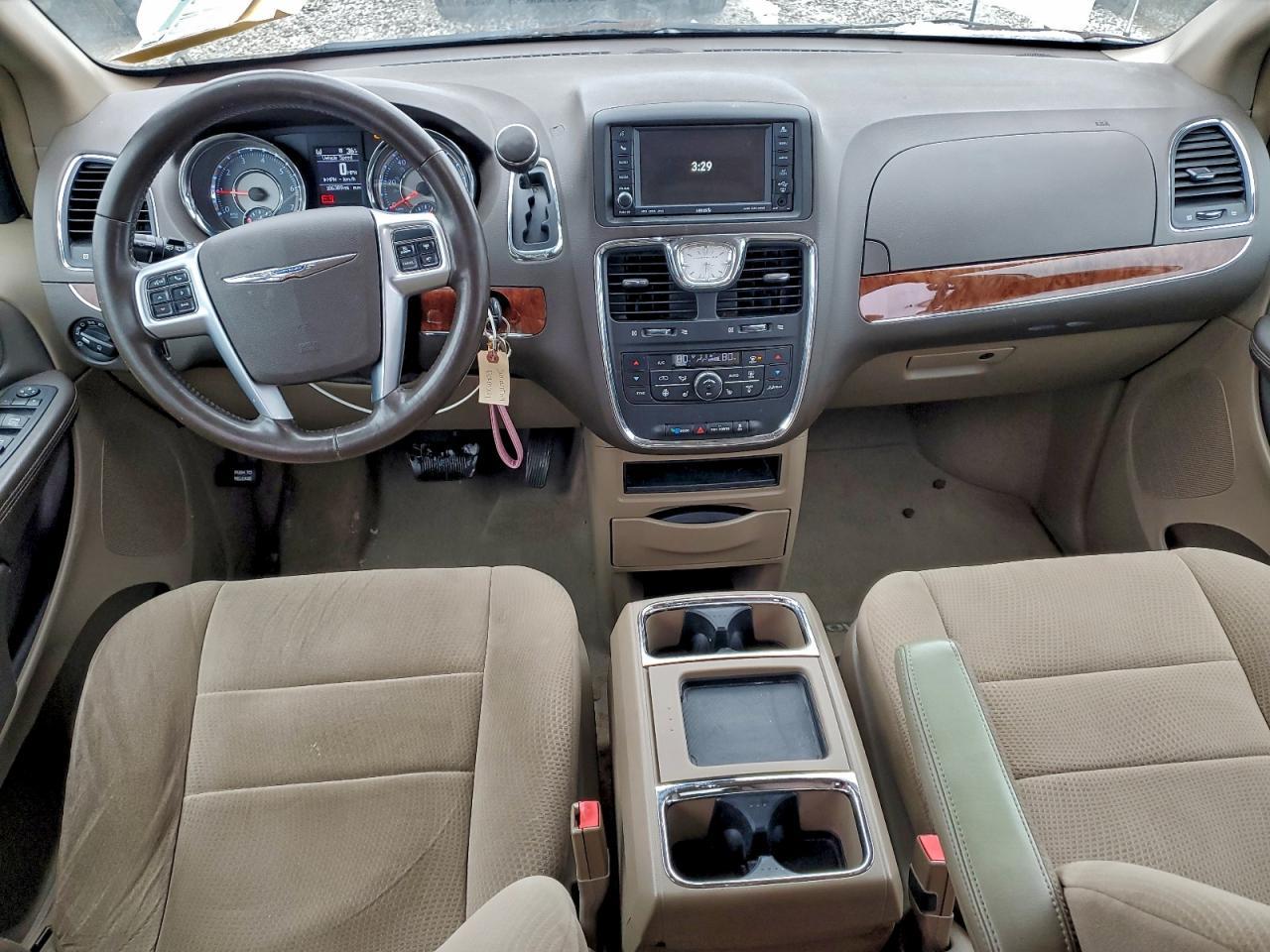 2011 CHRYSLER Town & Country