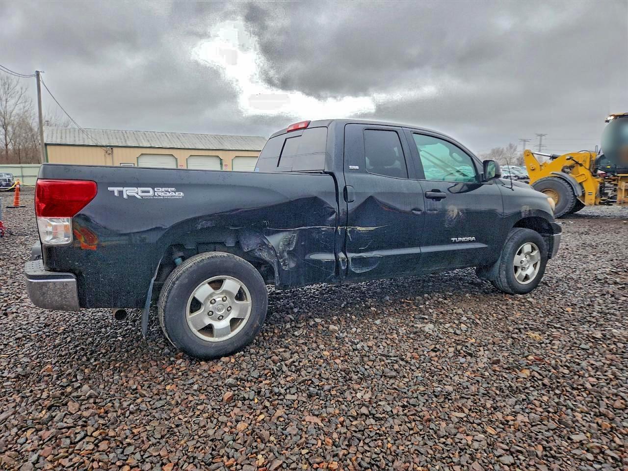 2011 TOYOTA TUNDRA