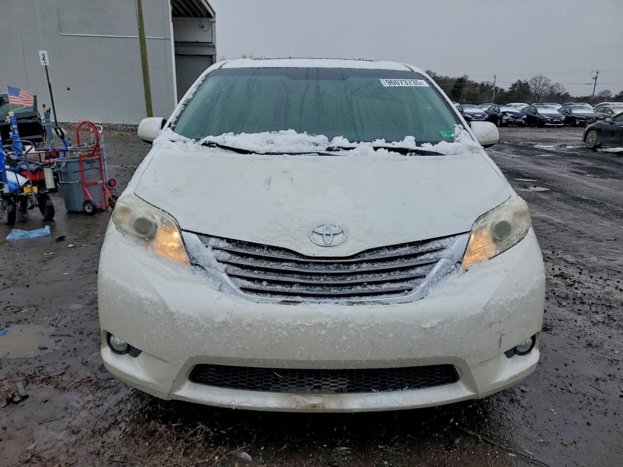 2015 TOYOTA SIENNA