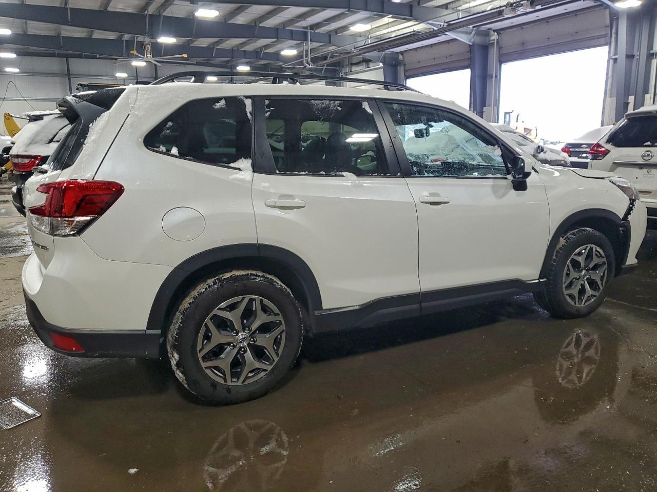 2024 SUBARU FORESTER