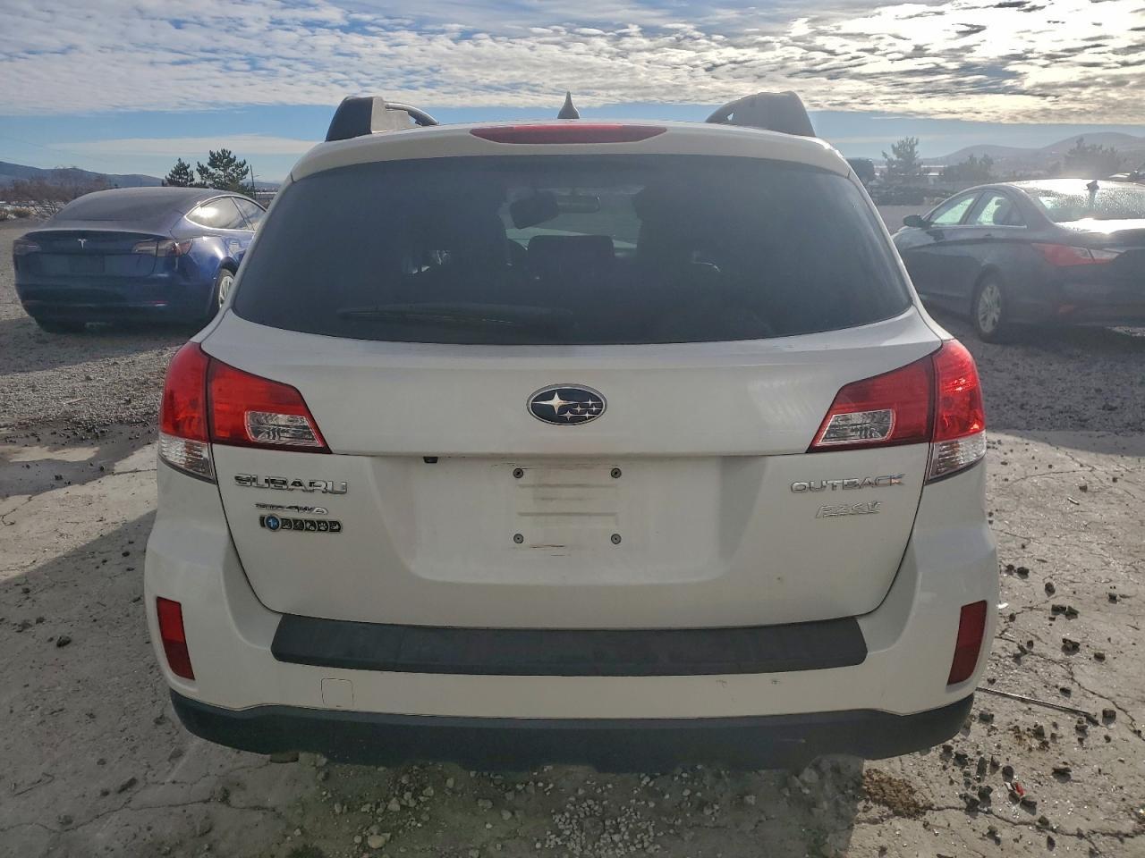 2013 SUBARU Outback
