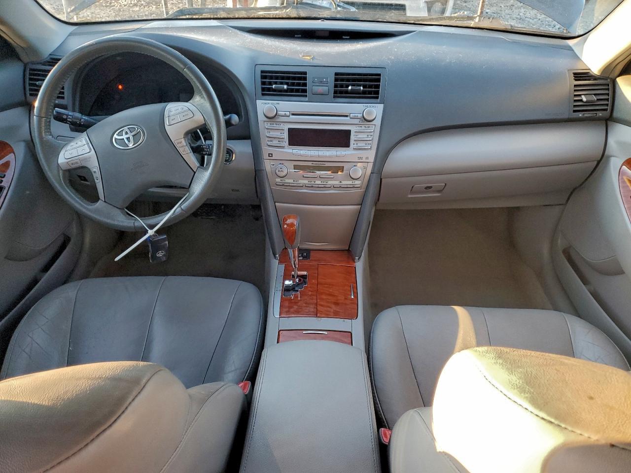 2011 TOYOTA CAMRY