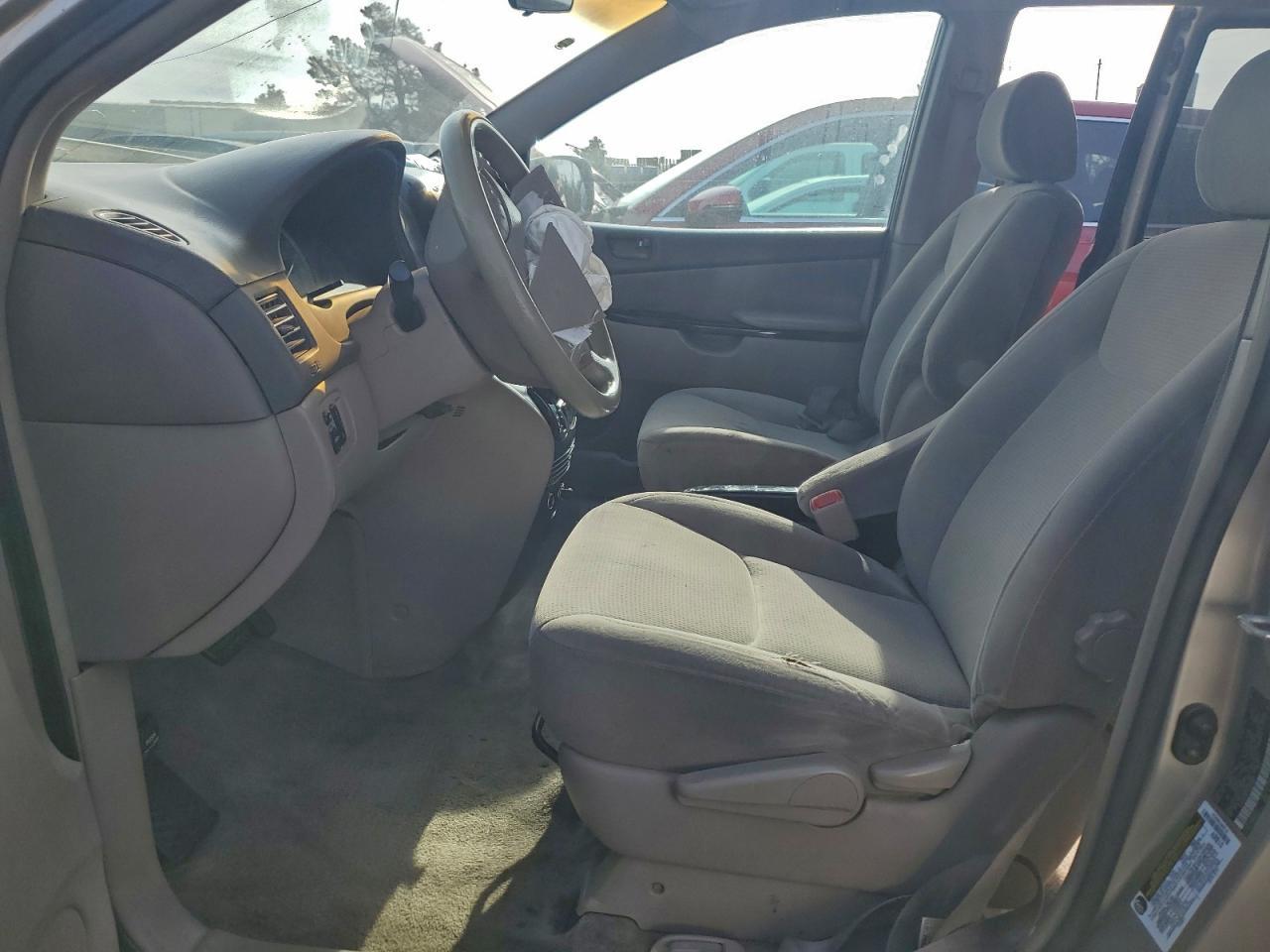 2005 TOYOTA SIENNA
