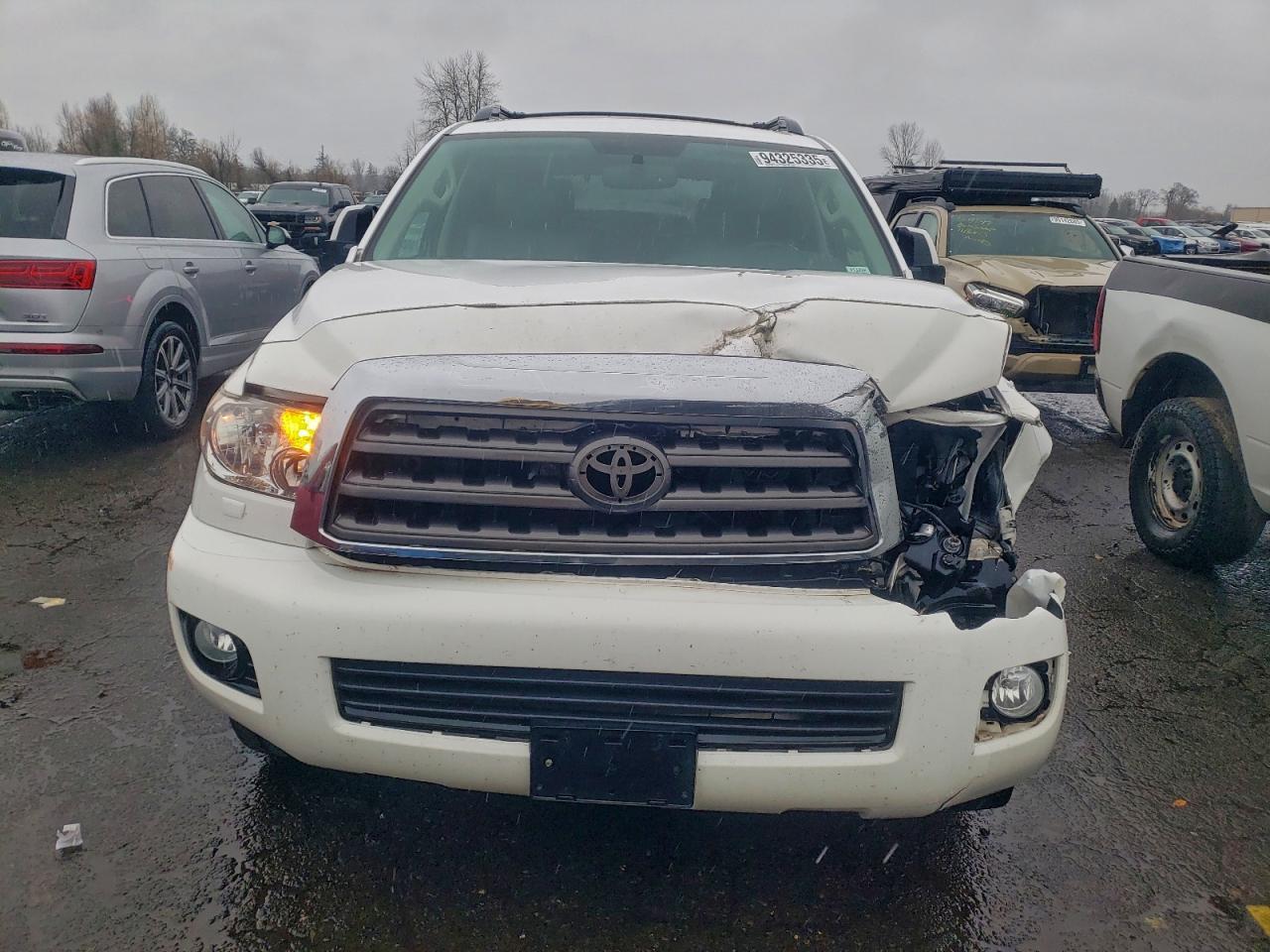 2011 TOYOTA Sequoia