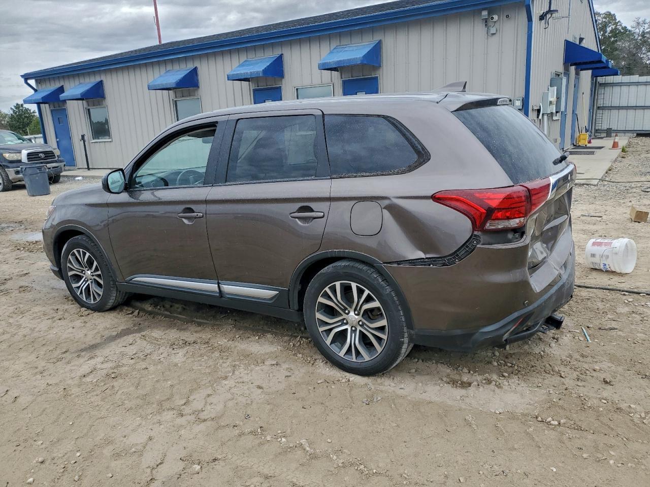 2018 MITSUBISHI outlander