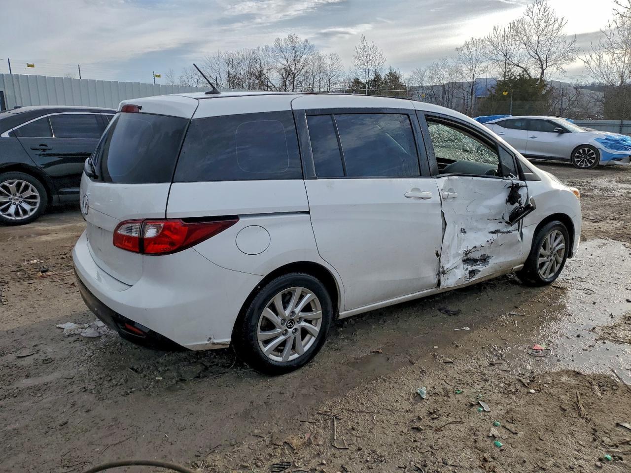 2014 MAZDA 5